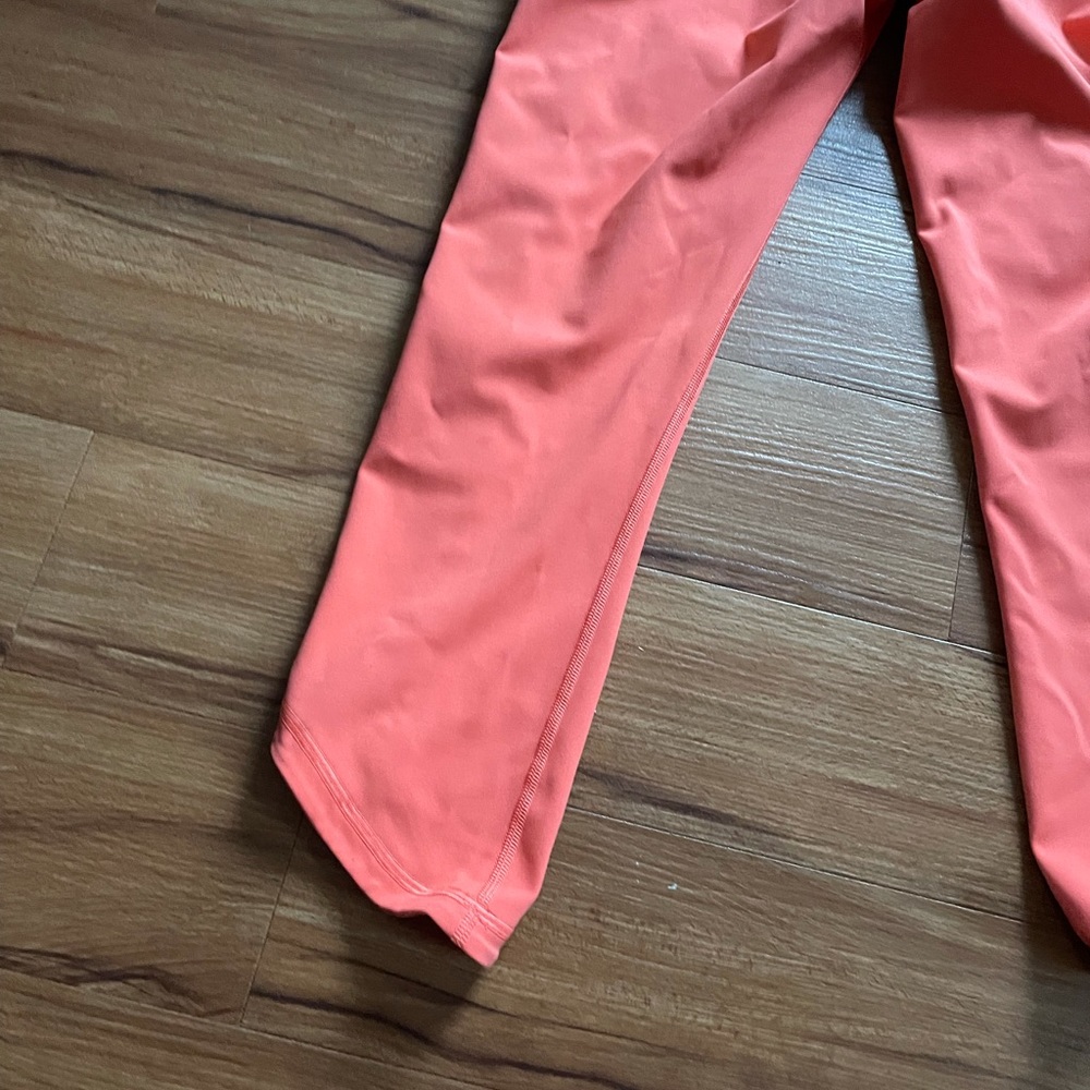 Lululemon Sunshine Salutation Crop Cape Orange Side Mesh Panels I Size 4 - Picture 5 of 7